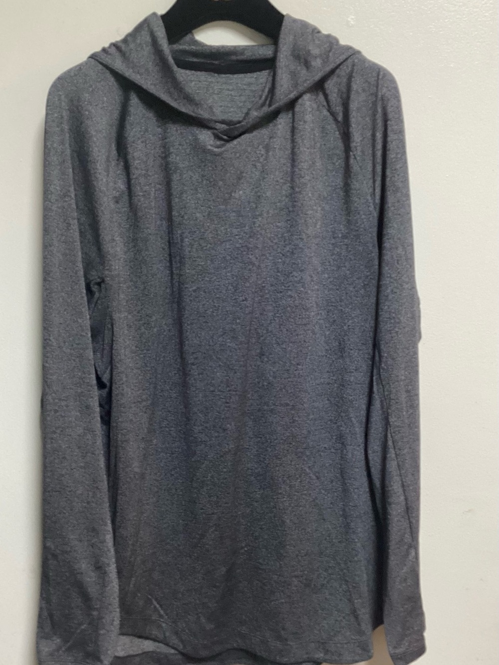 #19 Lululemon Athletica Men's Gray Lightweight Hooded Long-Sleeve
